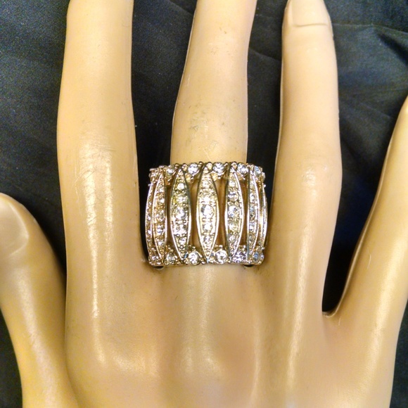 Unique Antique Style Gorgeous Rare Sexy Ring